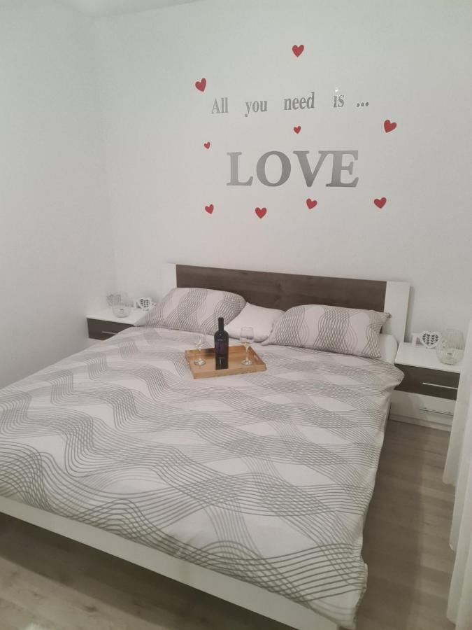 Apartamento Manuela Senj  Exterior foto