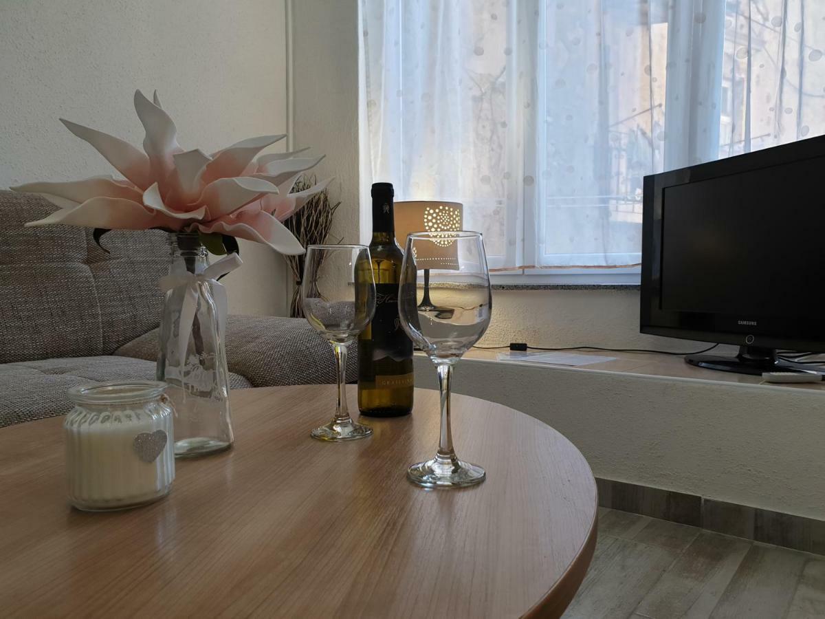 Apartamento Manuela Senj  Exterior foto