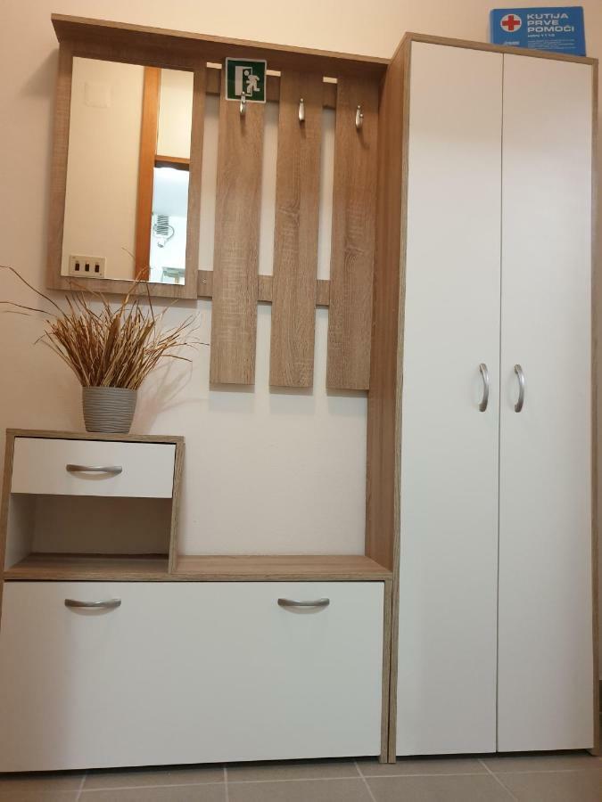 Apartamento Manuela Senj  Exterior foto